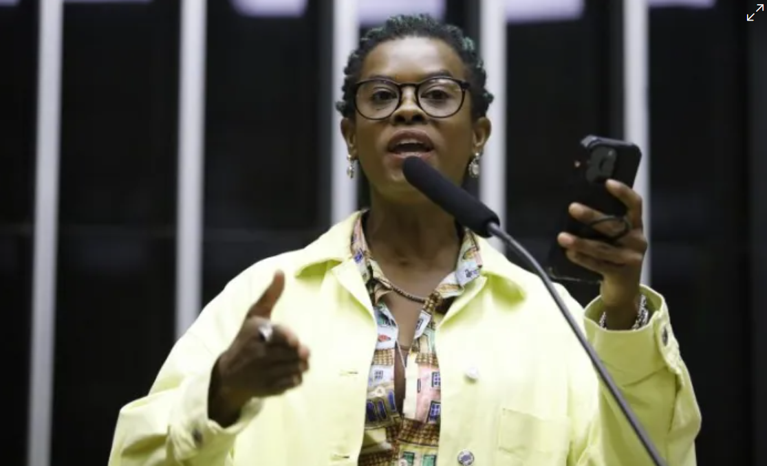 Câmara aprova 30% das vagas em concursos federais para pretos, pardos, indígenas e quilombolas